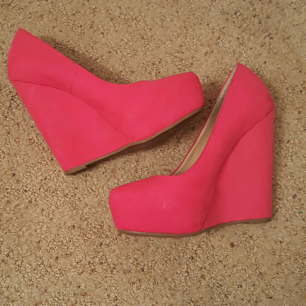 Pink wedges
